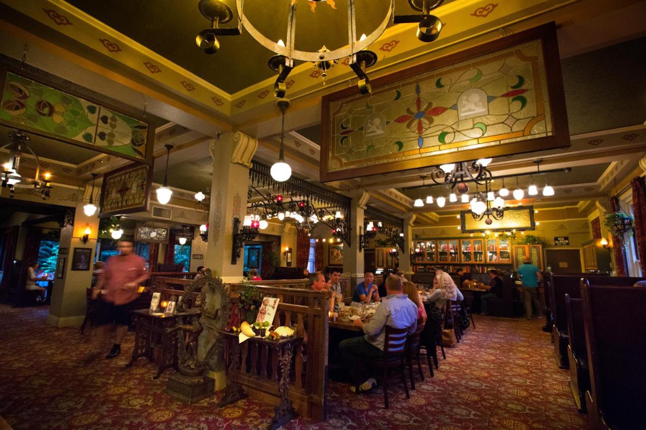 | McMenamins Grand Lodge