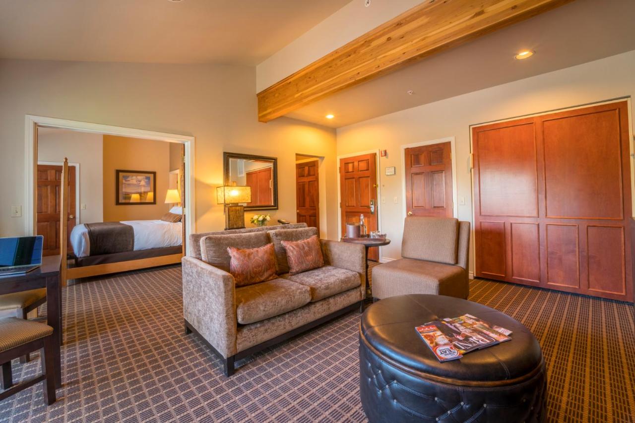 Deluxe King Suite without River View at Pine Ridge Inn