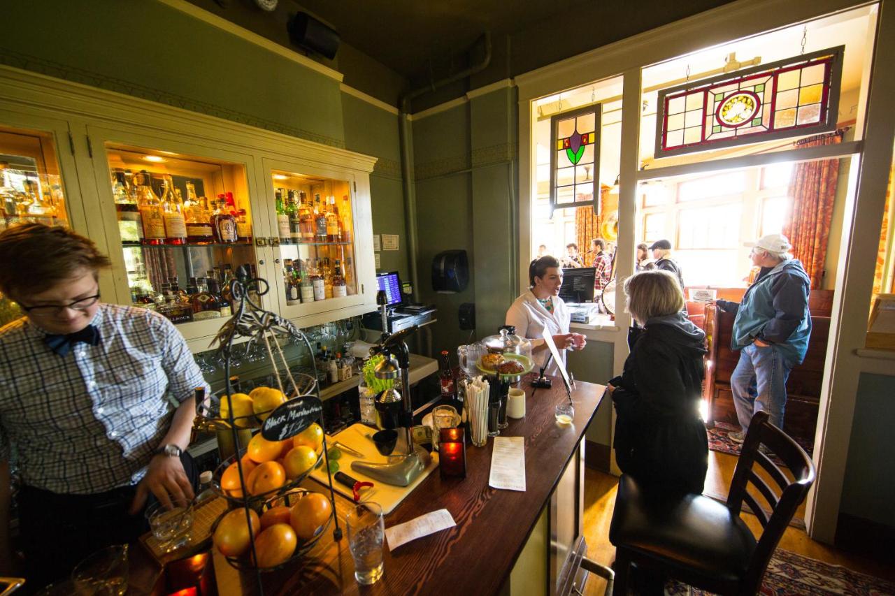 | McMenamins Grand Lodge