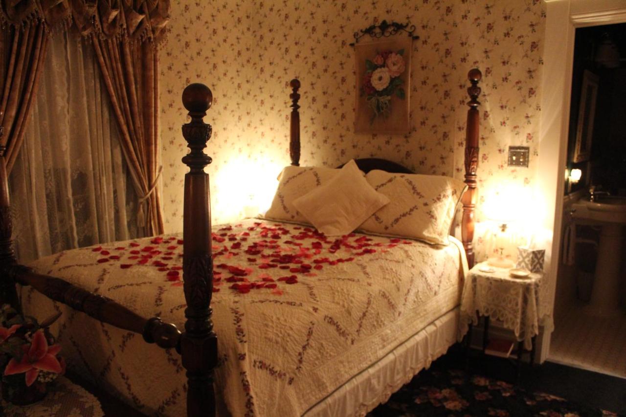 | Rose Heart Inn