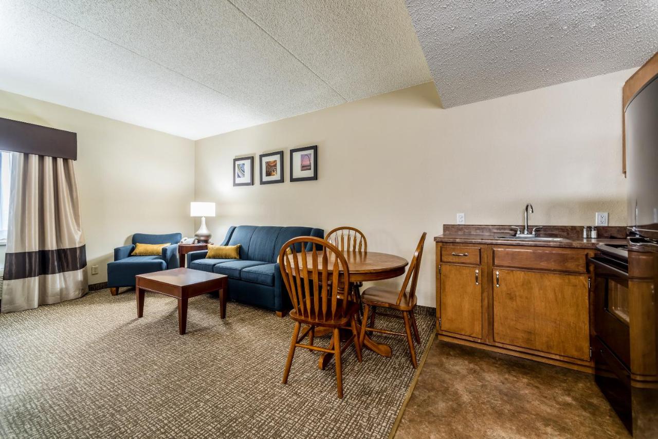 Superior King Suite - Non-Smoking at Comfort Inn Festus - St Louis South