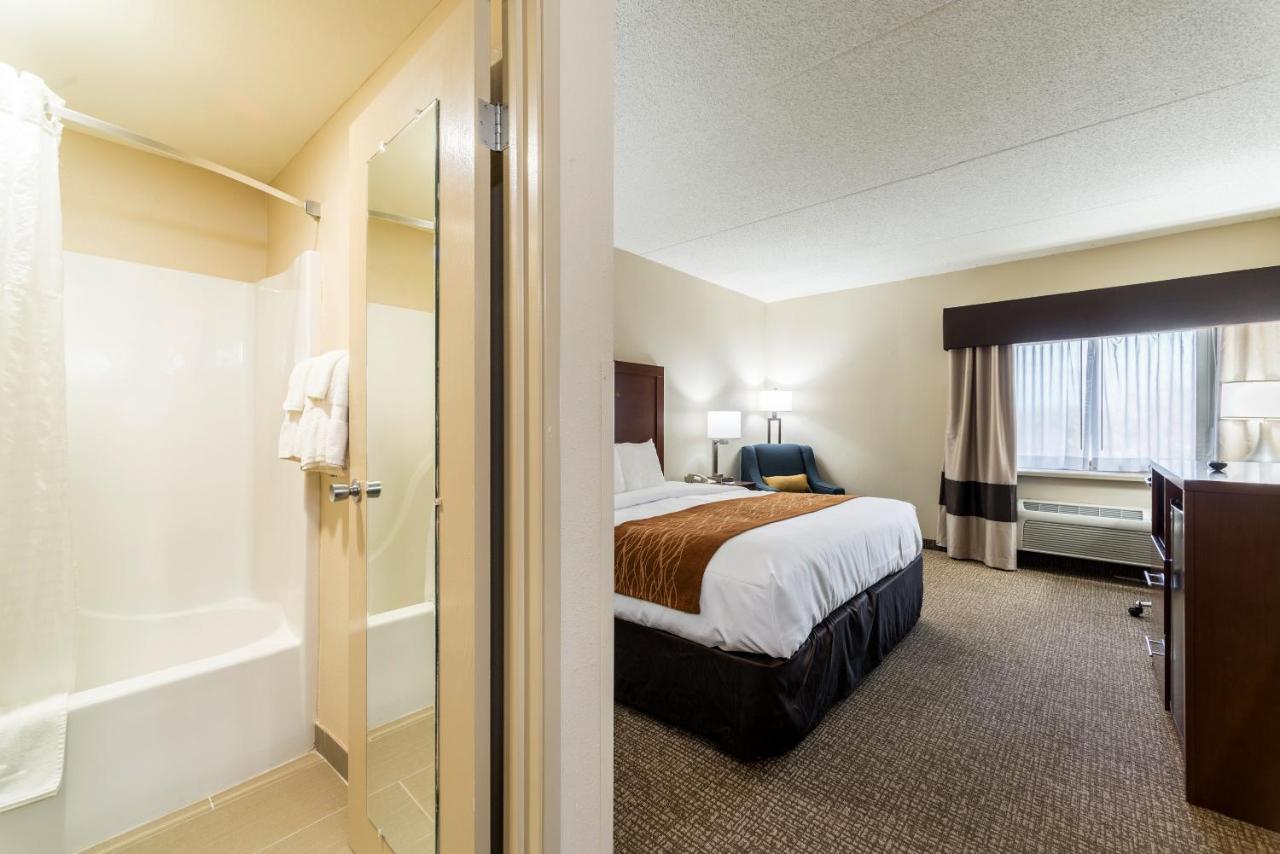 Superior King Suite - Non-Smoking at Comfort Inn Festus - St Louis South