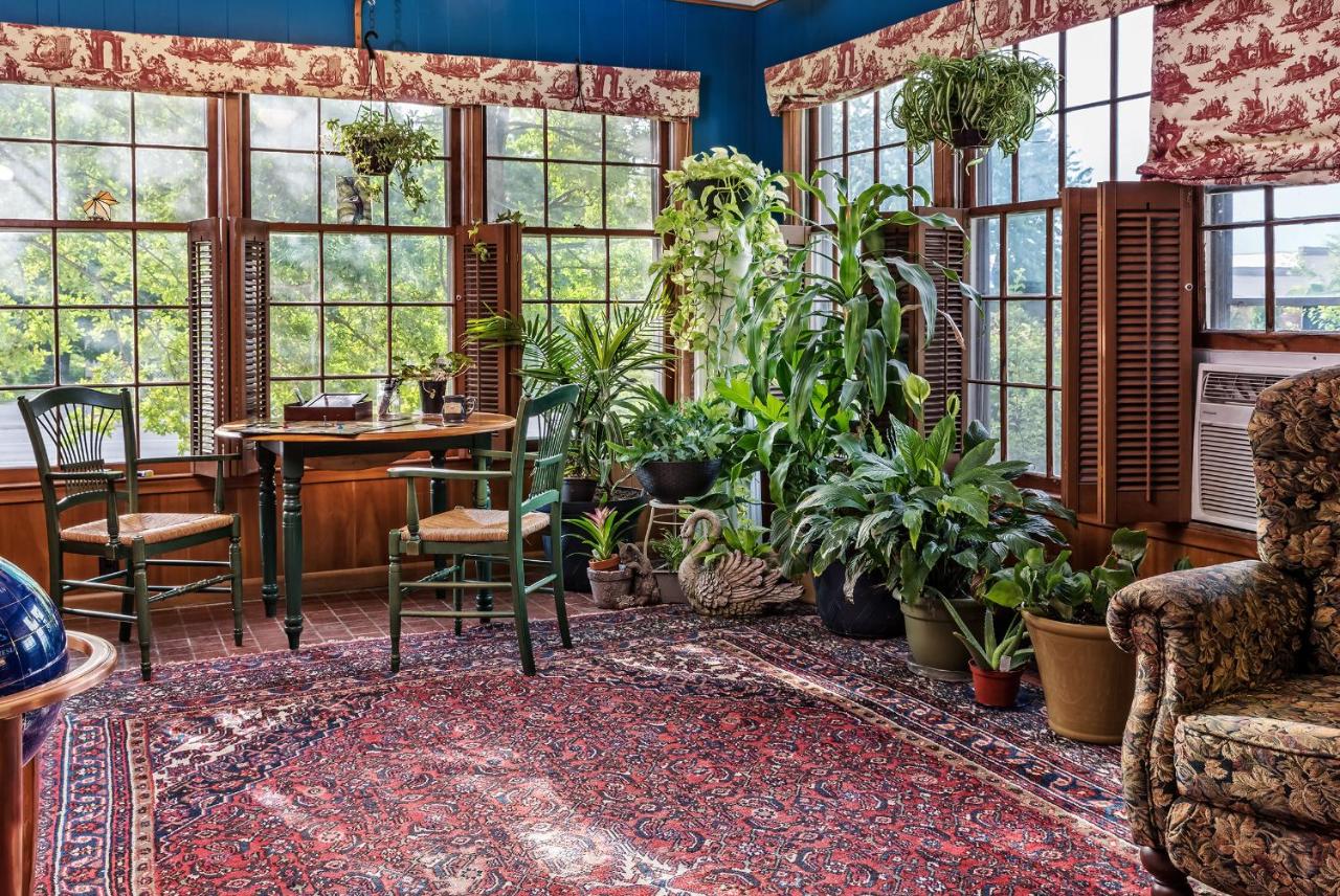  | Silver Heart Inn & Cottages