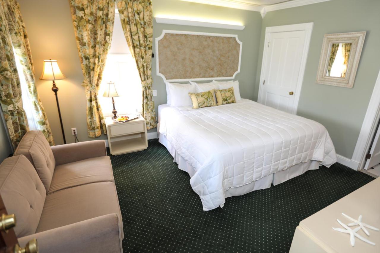 | The Ocean Plaza Hotel