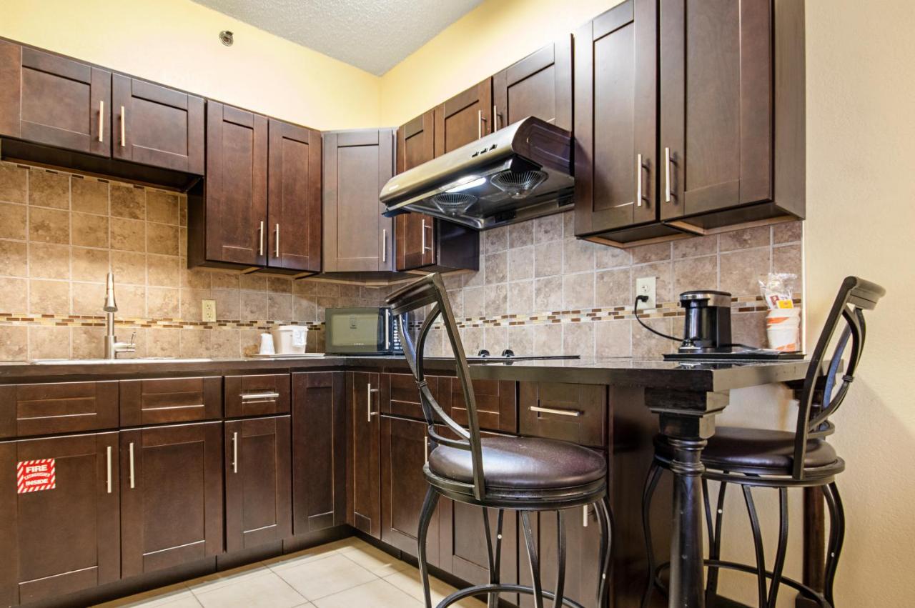 | Quality Inn & Suites Glenmont - Albany South