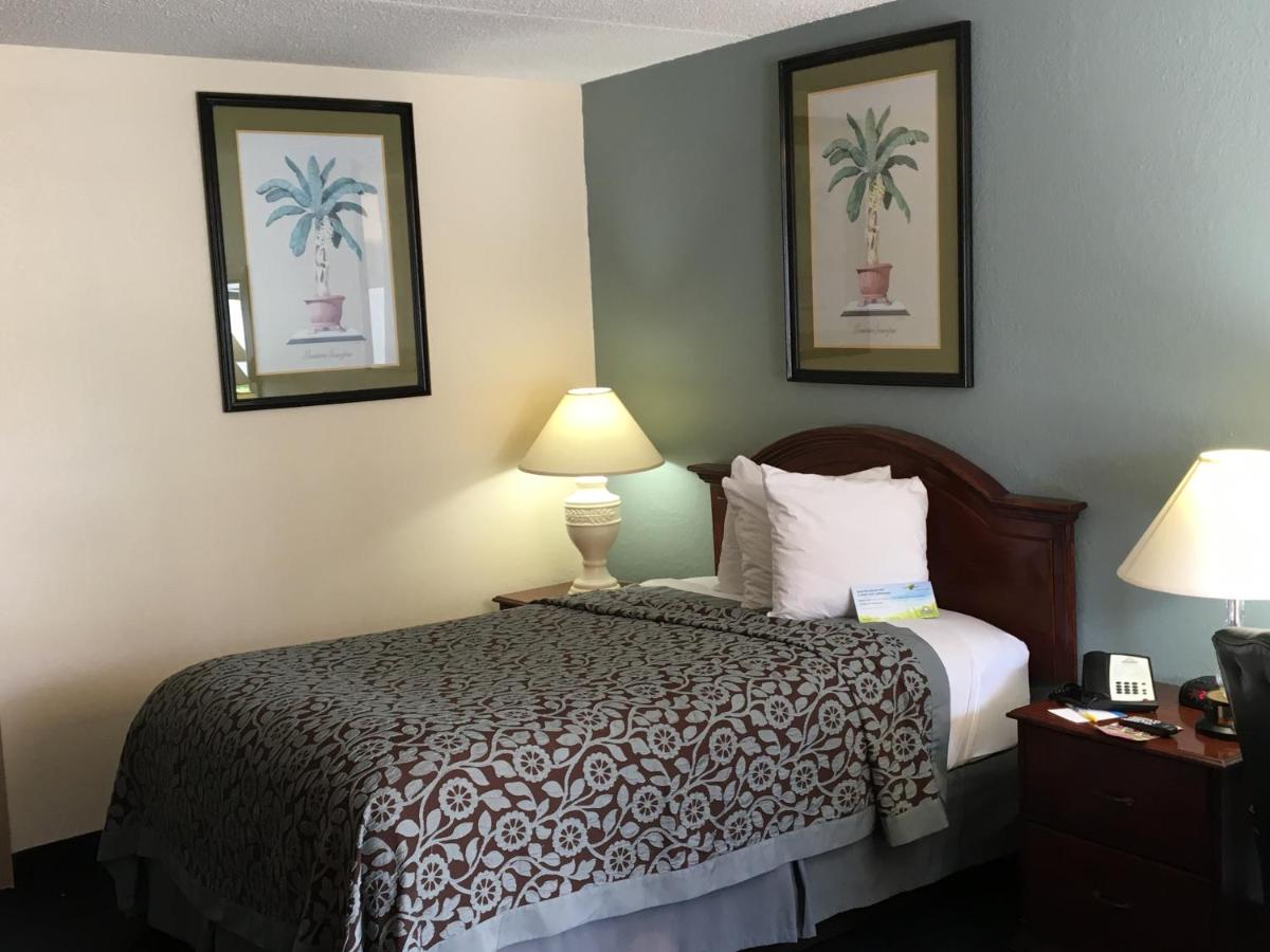 Double Room - Mobility Access/Non-Smoking at Days Inn by Wyndham Orlando Airport Florida Mall