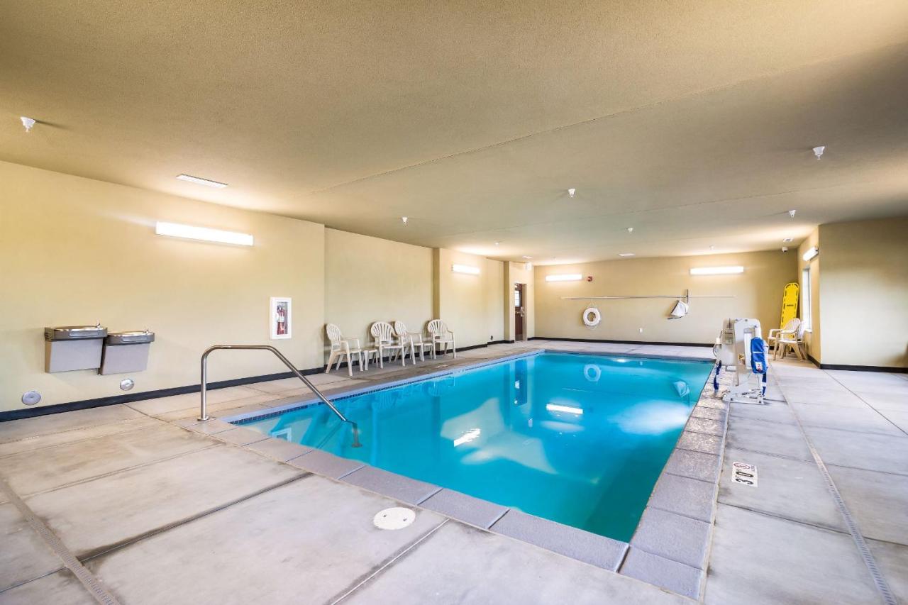 | Cobblestone Hotel & Suites - Victor