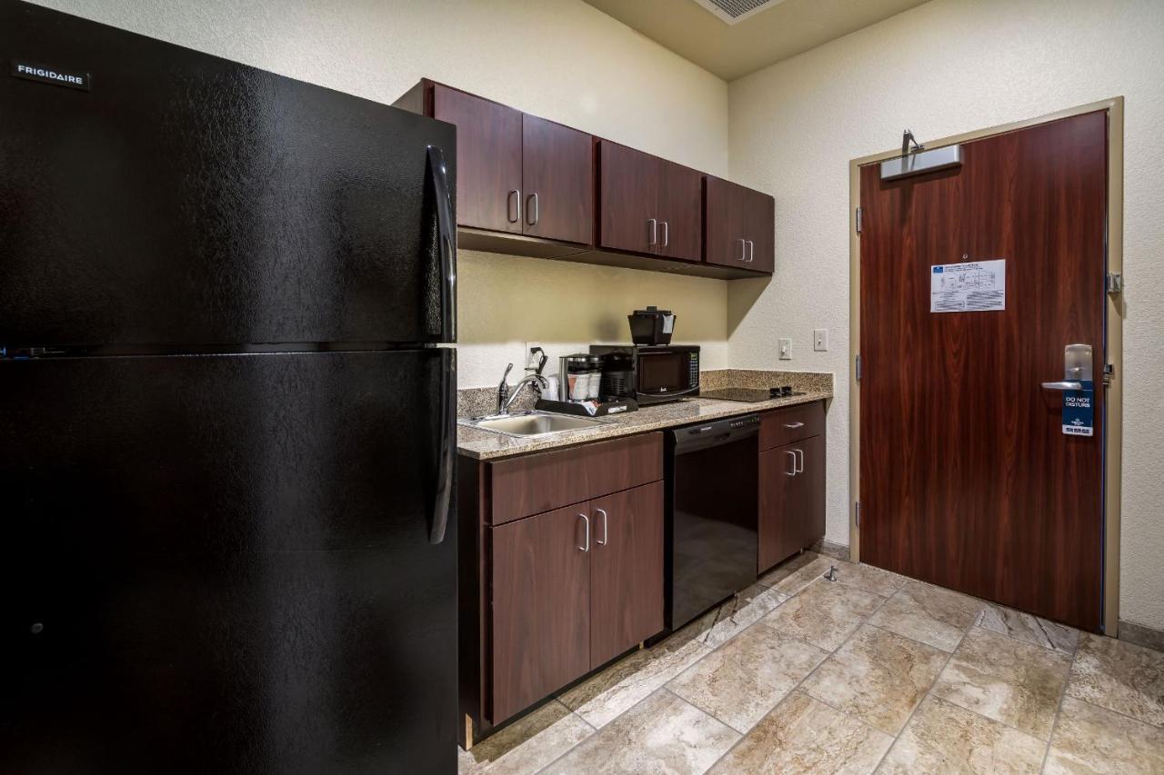 | Cobblestone Hotel & Suites - Victor