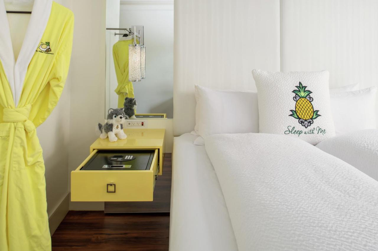 Corner King Room at Staypineapple, A Delightful Hotel, South End
