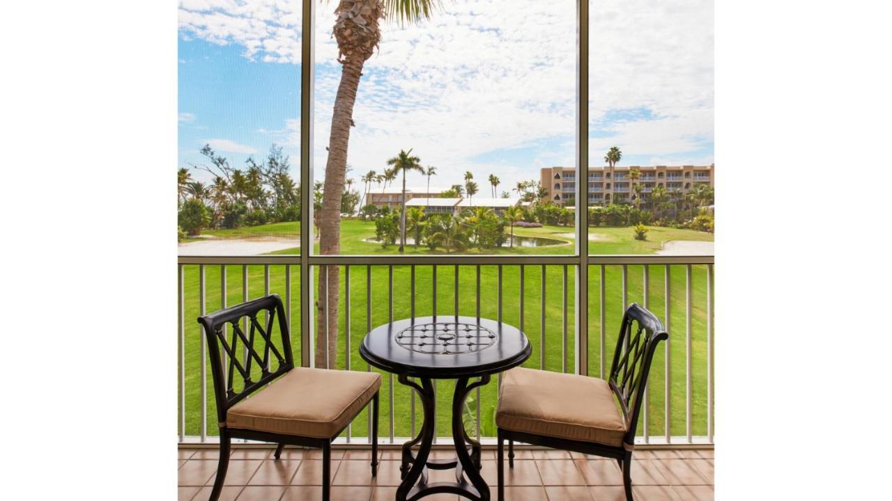 Golf Course Double Queen Guestroom at Cheeca Lodge & Spa