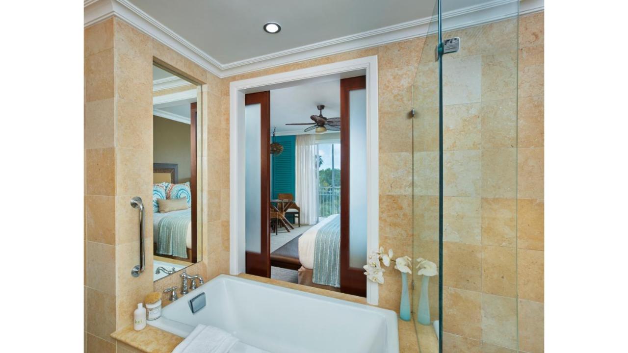 Lagoon View Double Queen Guestroom at Cheeca Lodge & Spa