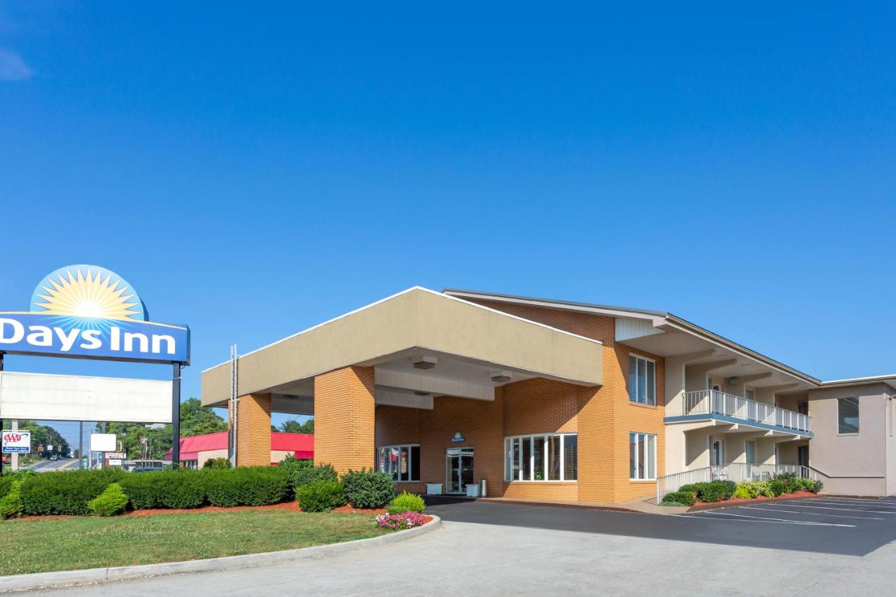| Days Inn by Wyndham Breezewood