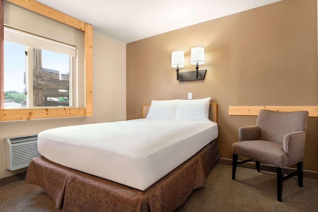Queen Room - Non-Smoking at Travelodge by Wyndham Guernsey