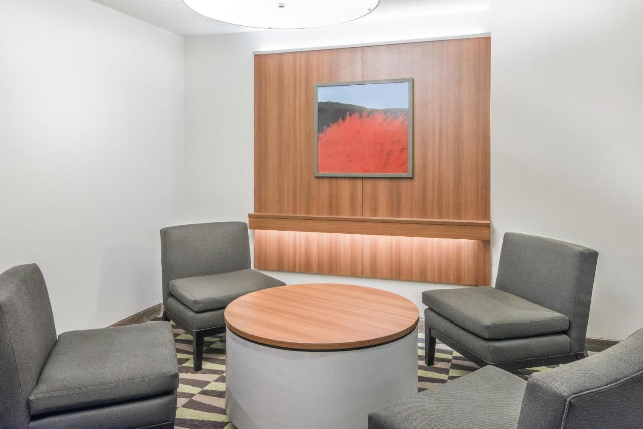 | Microtel By Wyndham Victor