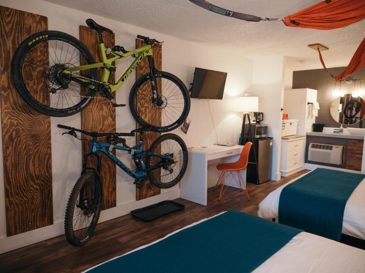 Double Room at LOGE Bend