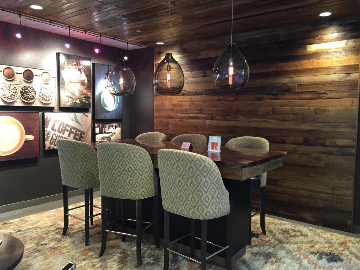 | University Plaza Hotel