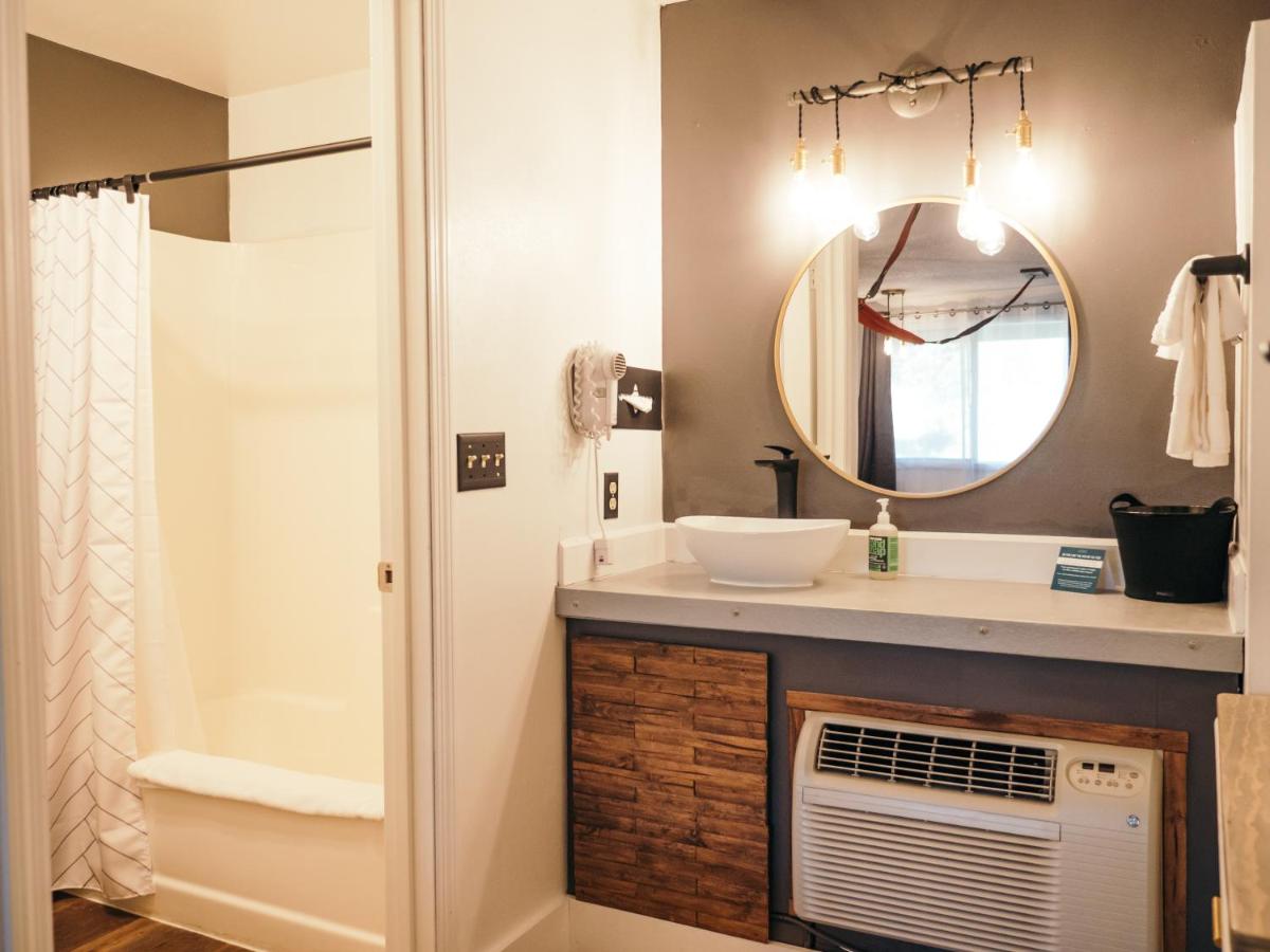King Room at LOGE Bend