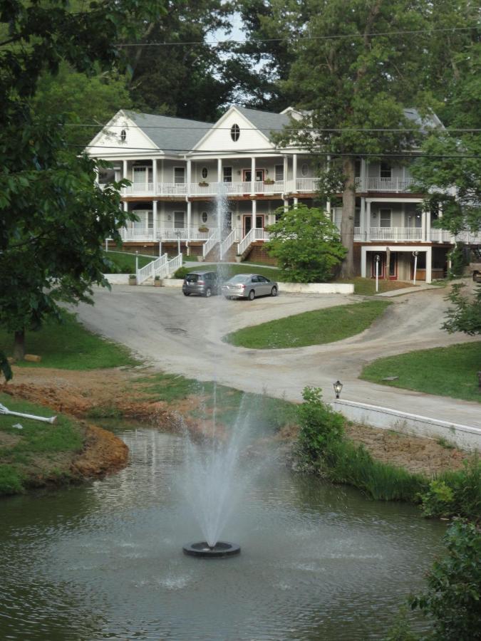  | Acorn Hill Lodge and Spa
