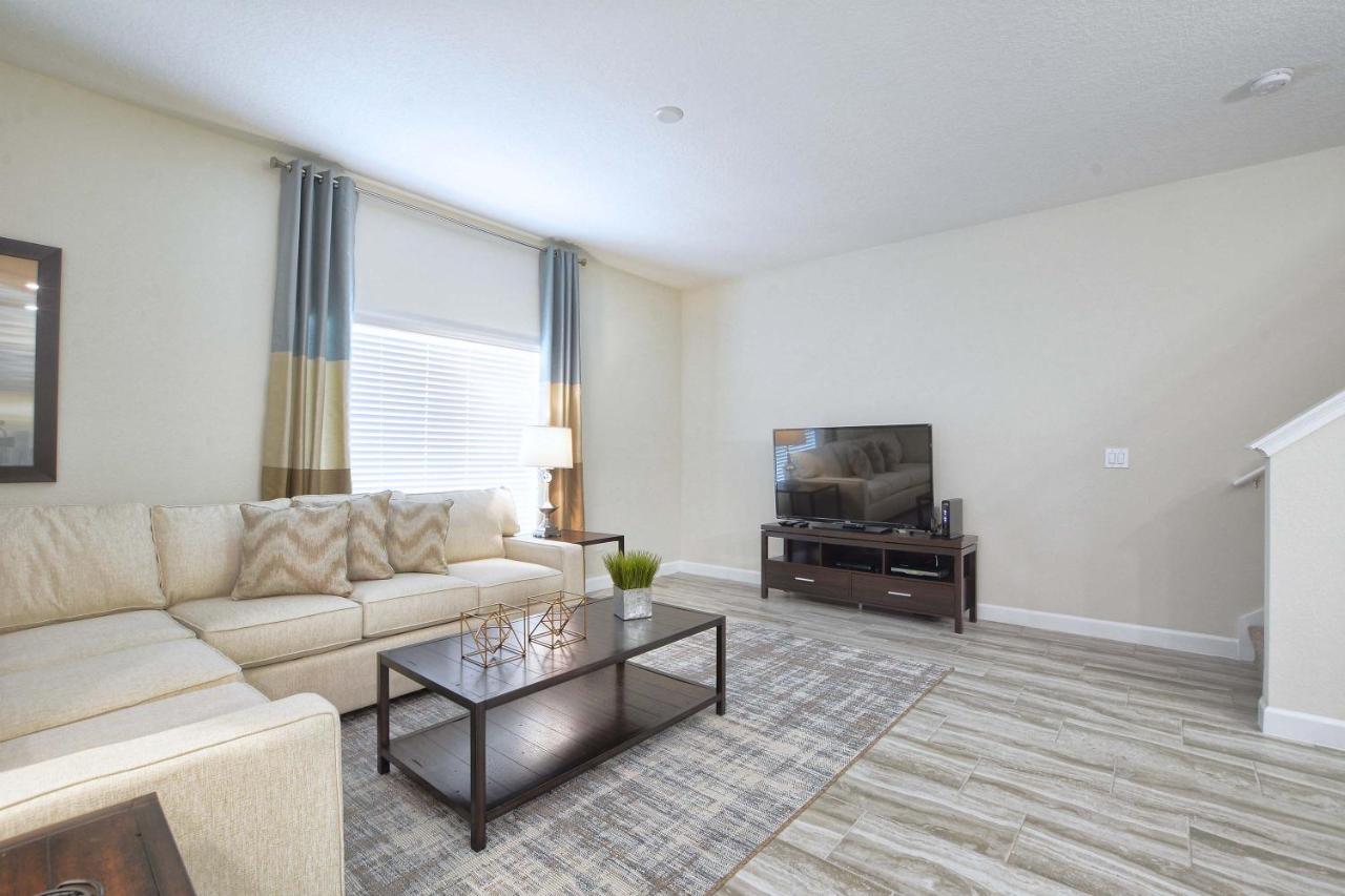| Storey Lake-5 Bedroom Townhouse w/Splashpool-1617ST