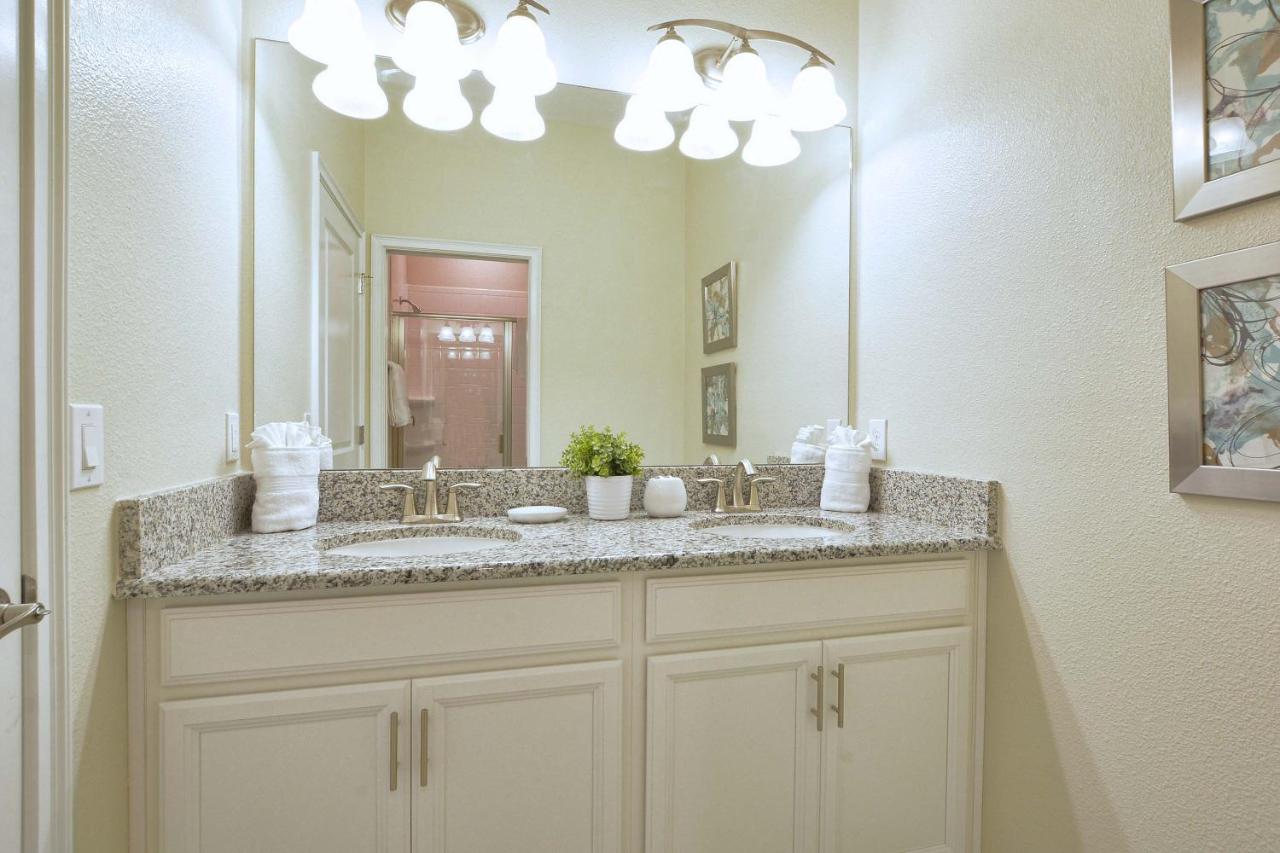 | Storey Lake-5 Bedroom Townhouse w/Splashpool-1617ST