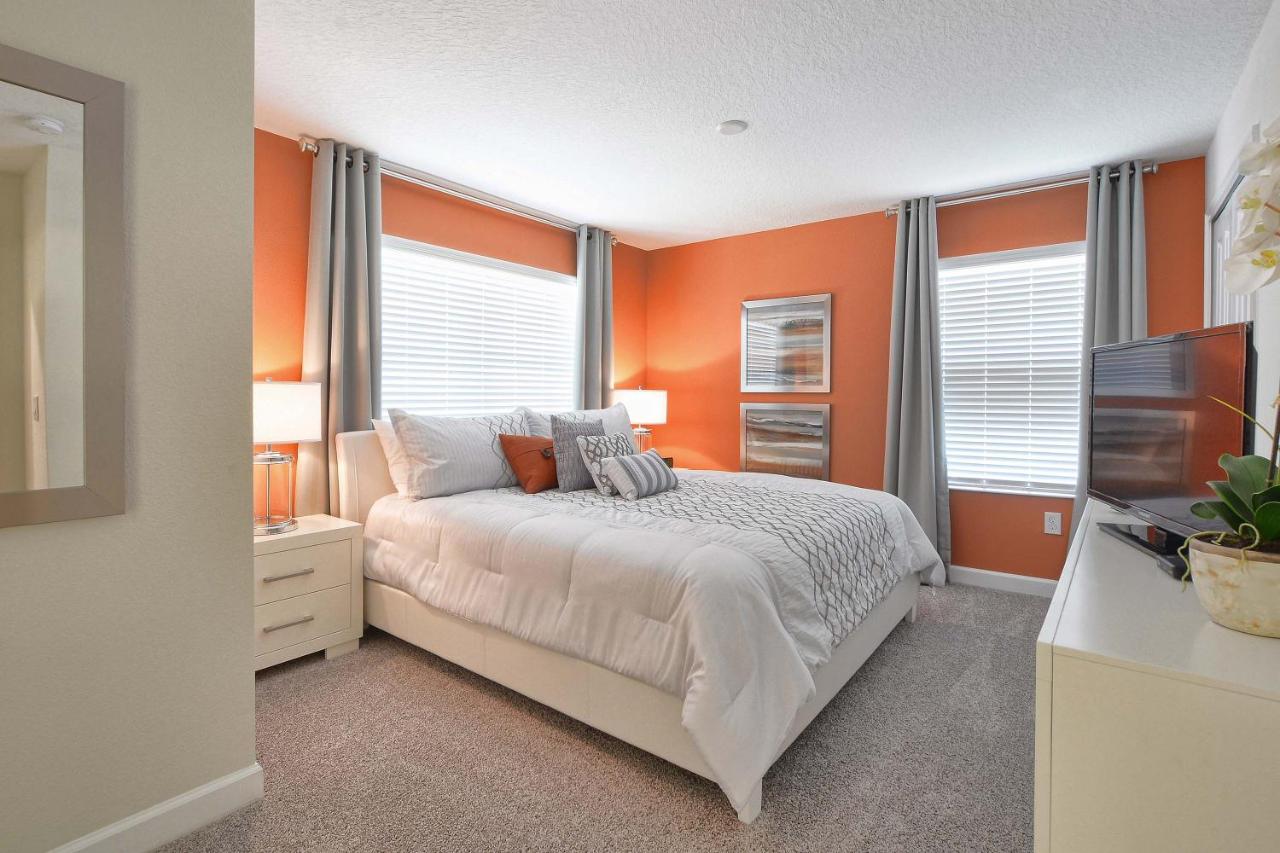 | Storey Lake-5 Bedroom Townhouse w/Splashpool-1617ST