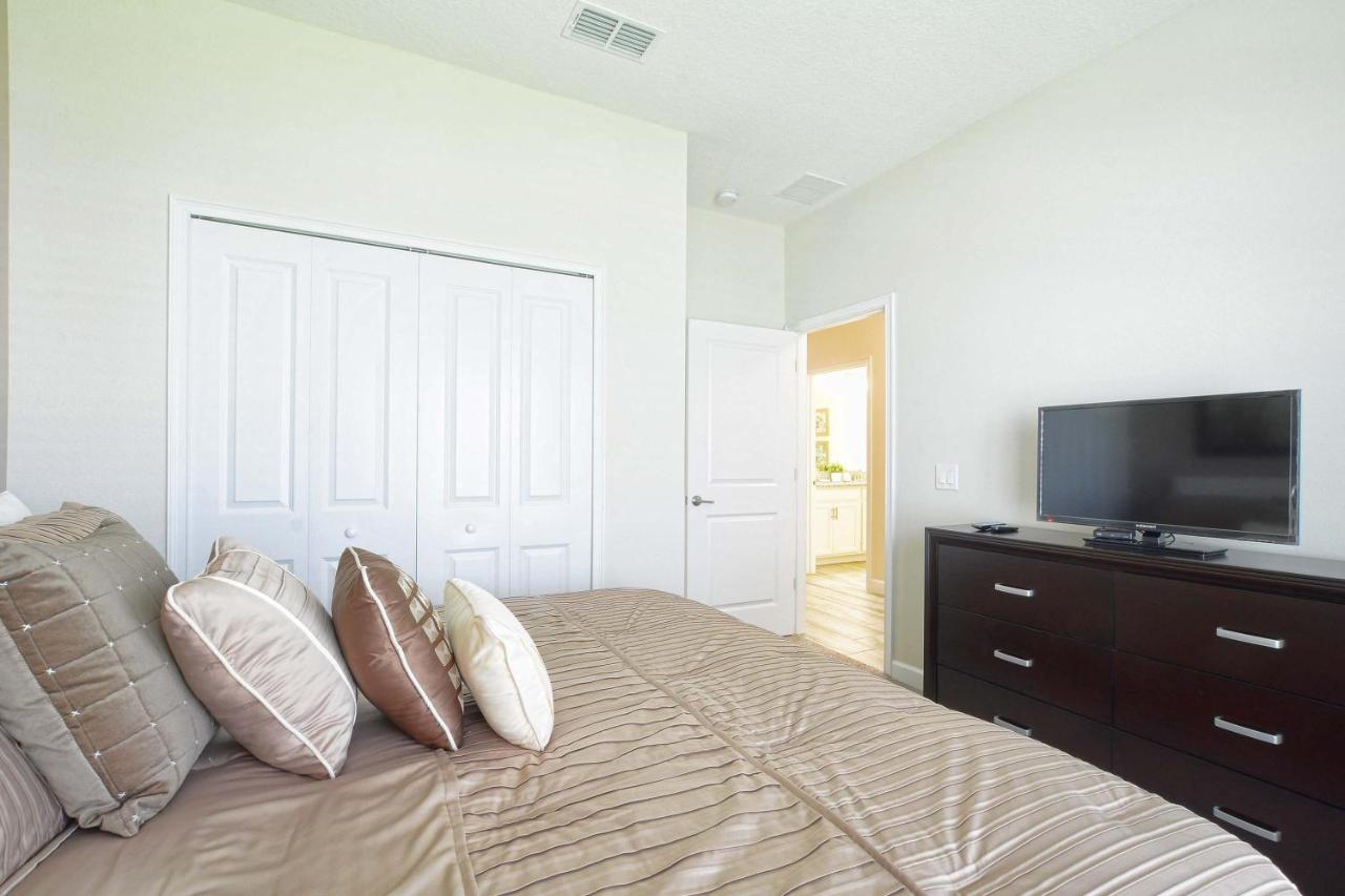  | Storey Lake-5 Bedroom Townhouse w/Splashpool-1617ST