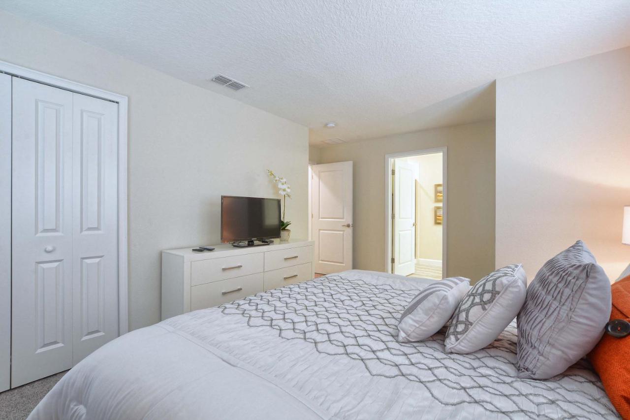 | Storey Lake-5 Bedroom Townhouse w/Splashpool-1617ST