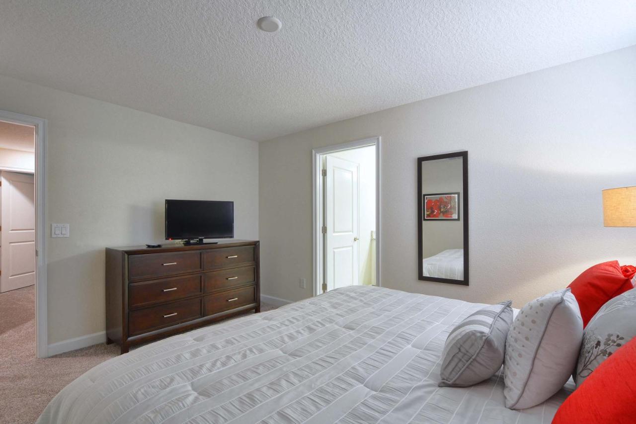 | Storey Lake-5 Bedroom Townhouse w/Splashpool-1617ST