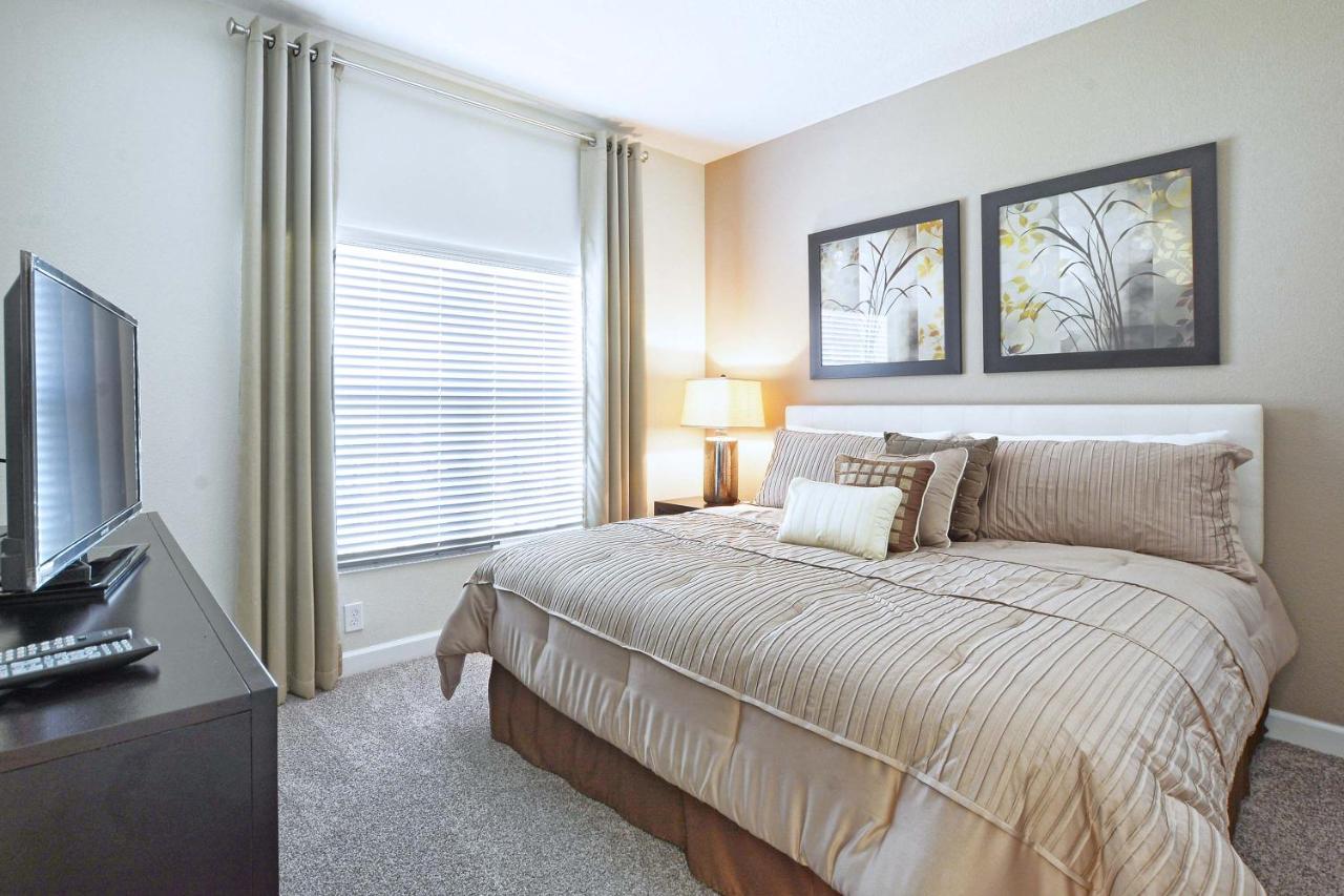 | Storey Lake-5 Bedroom Townhouse w/Splashpool-1617ST