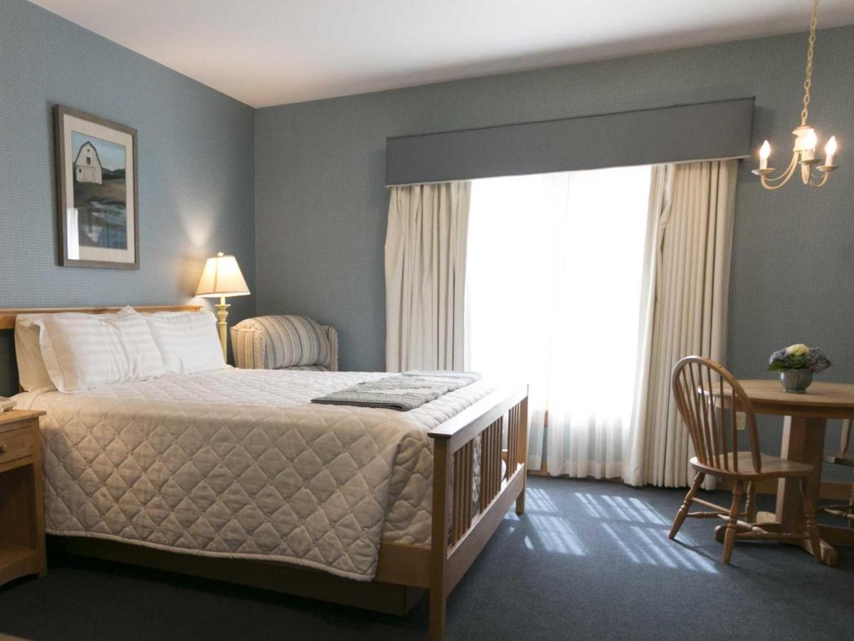 | Essenhaus Inn & Conf. Center