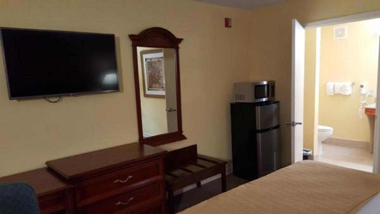 | Loyalty Inn Hawkinsville