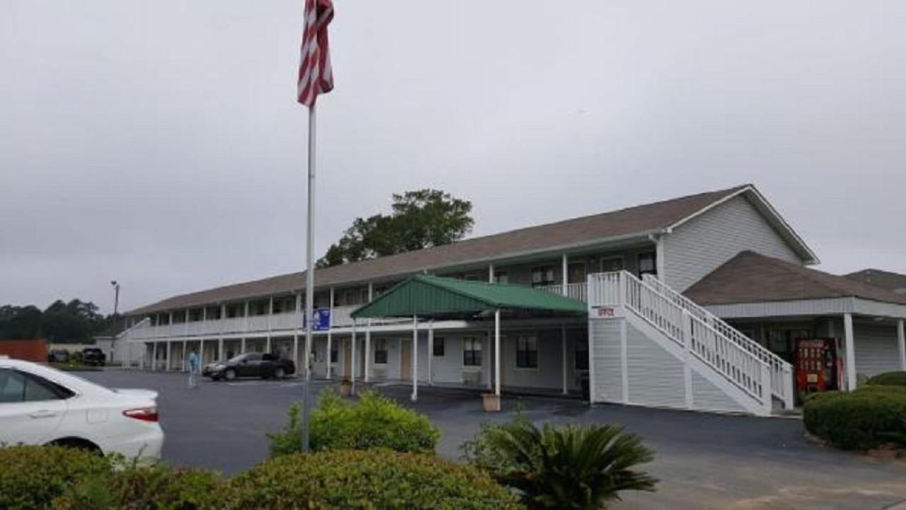 | Loyalty Inn Hawkinsville