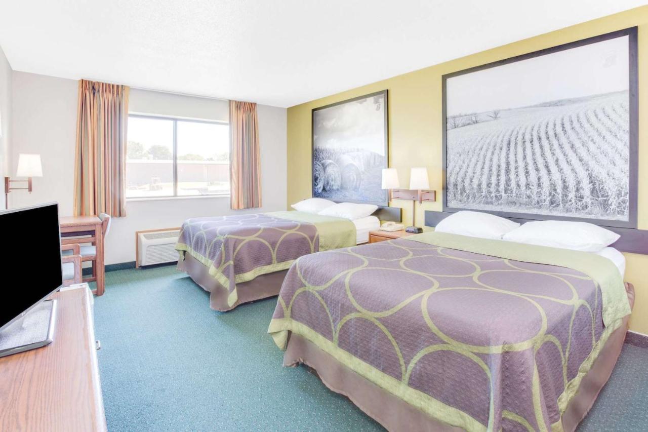 Double Room with Two Double Beds - Non-Smoking at Super 8 by Wyndham Oelwein