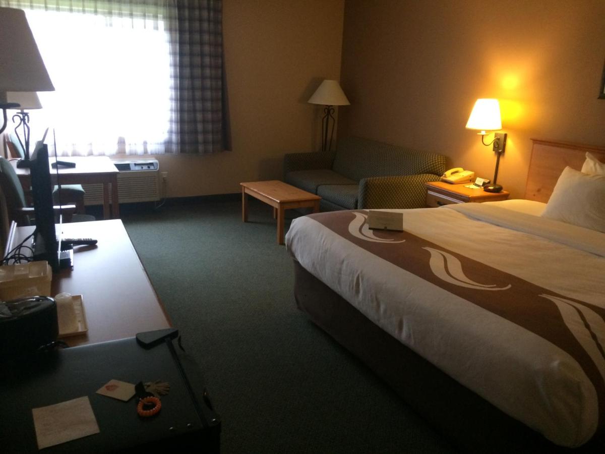 King Room at Quality Inn Rhinelander