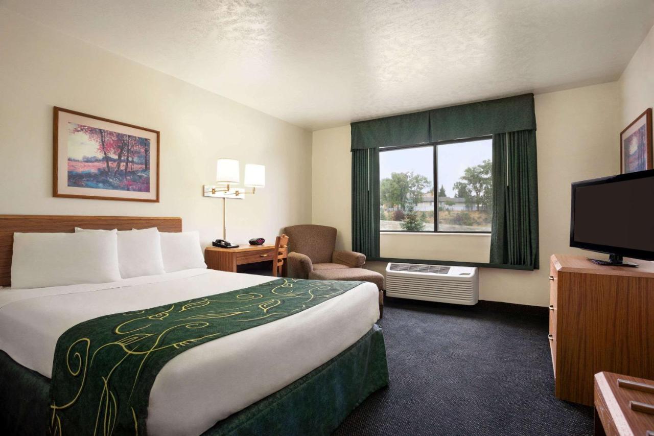 Queen Room - Non-Smoking at Travelodge by Wyndham Green River WY