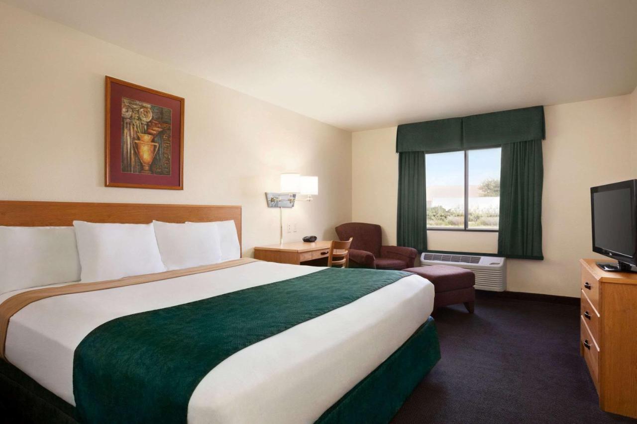 King Room - Mobility Access/Non-Smoking at Travelodge by Wyndham Pecos