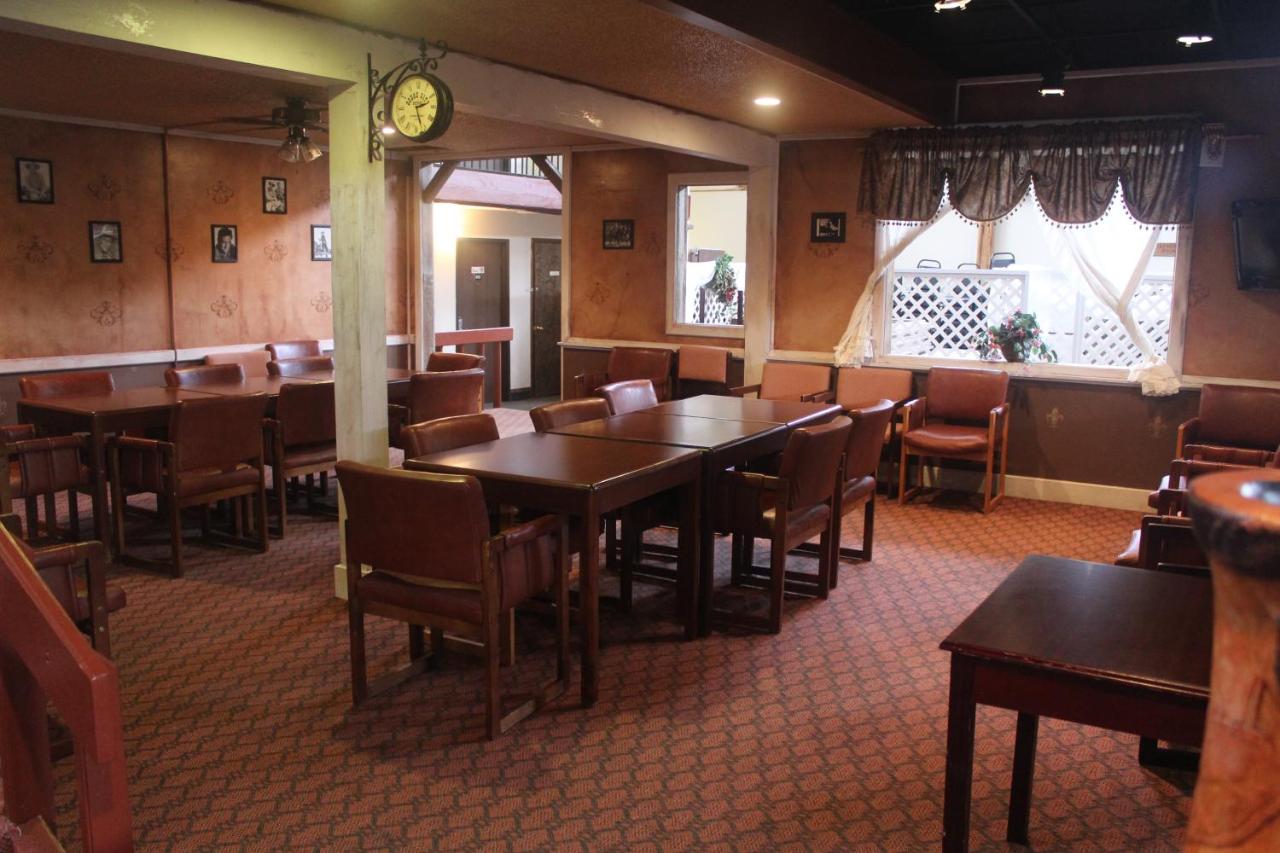 | Dodge House Hotel