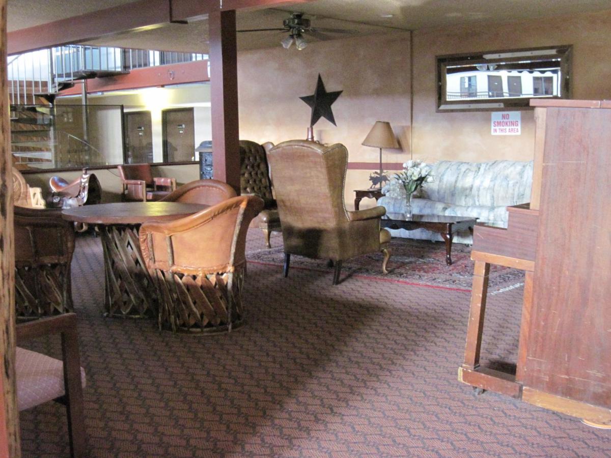 | Dodge House Hotel