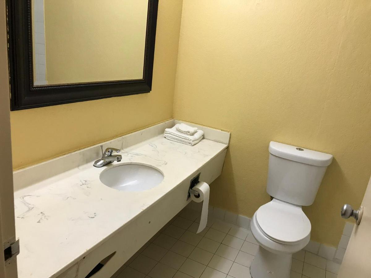 | Economy Inn