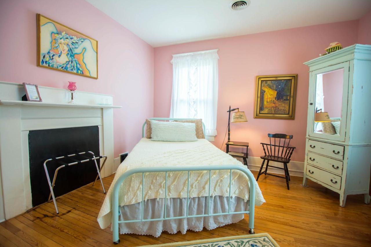 | The Dailey Renewal Retreat B & B