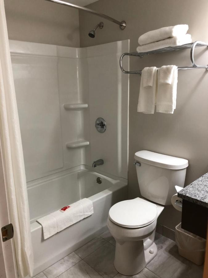 Quadruple Room with Two Queen Beds and Lake View - Non-Smoking at Econo Lodge Lakeview