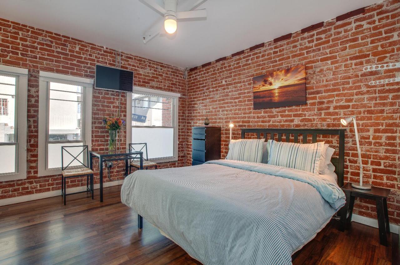 | Venice Breeze Suites