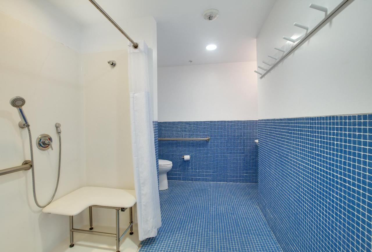 | Venice Breeze Suites
