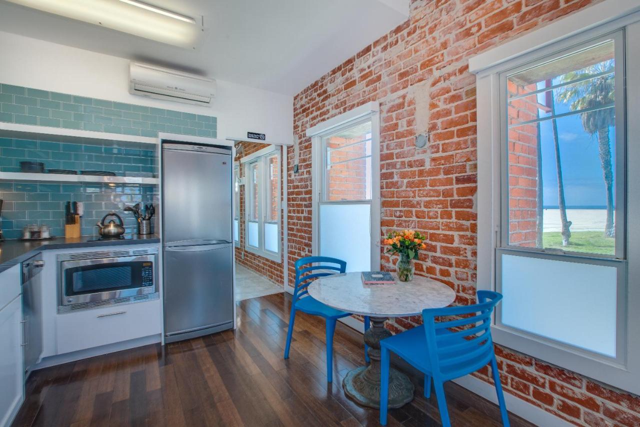 | Venice Breeze Suites