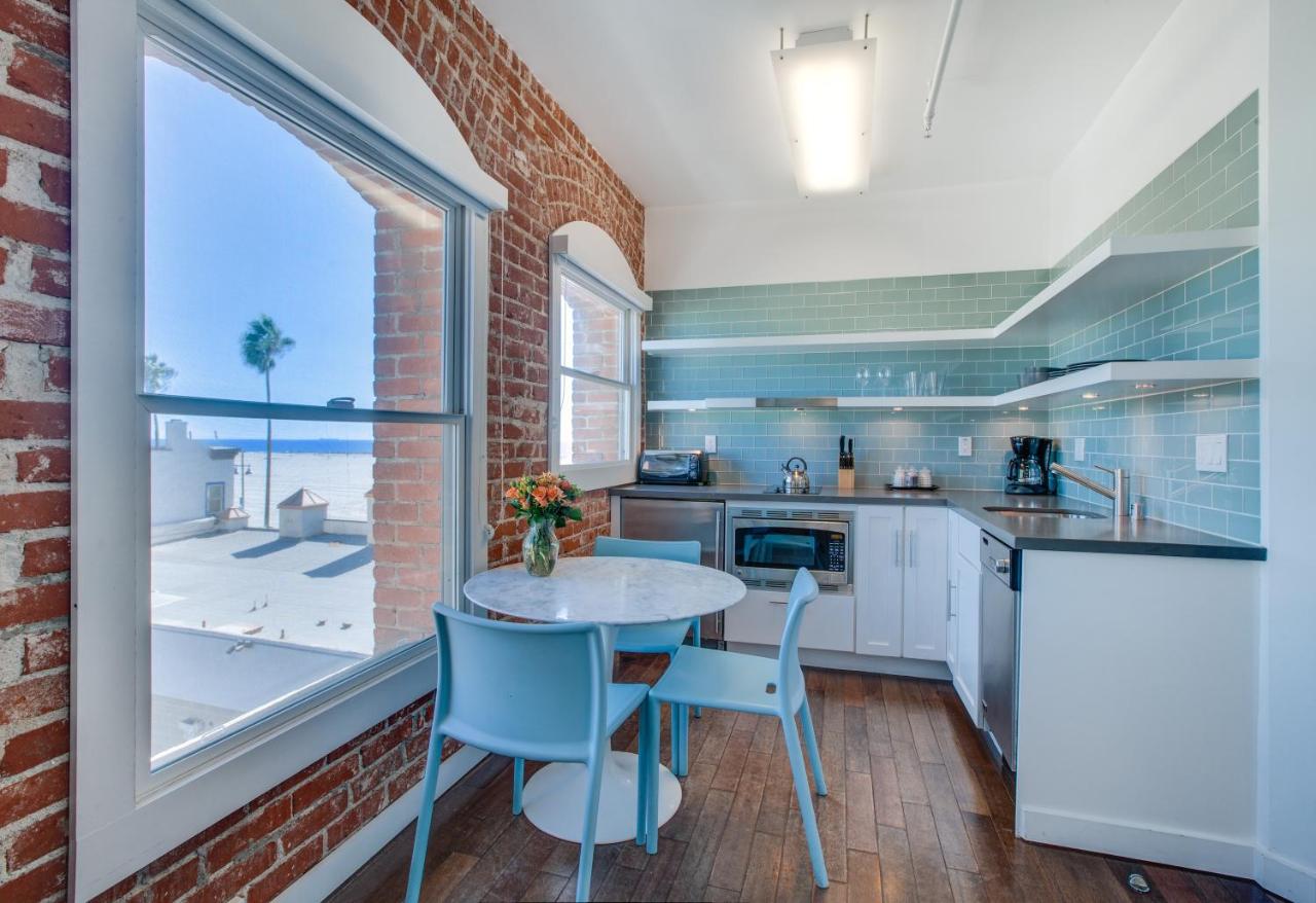 | Venice Breeze Suites