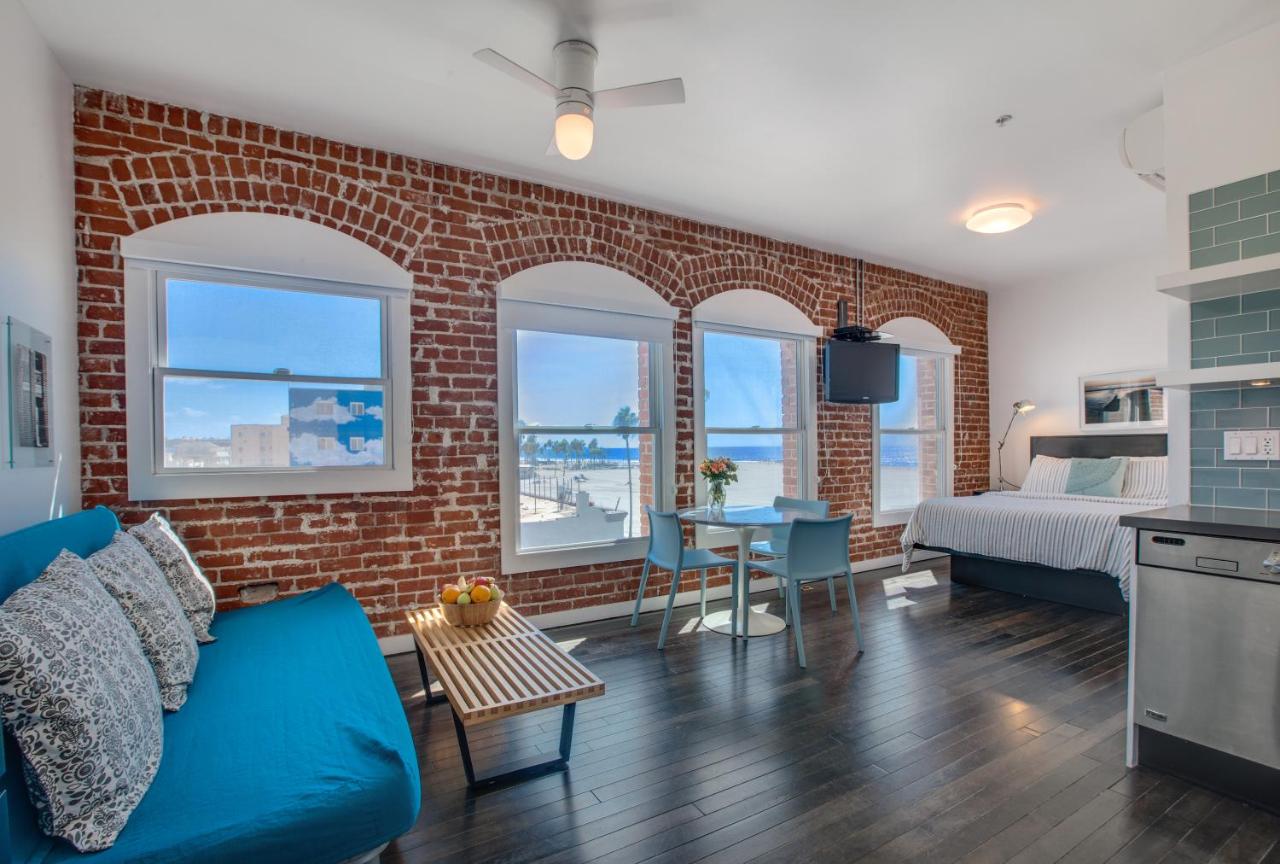 | Venice Breeze Suites