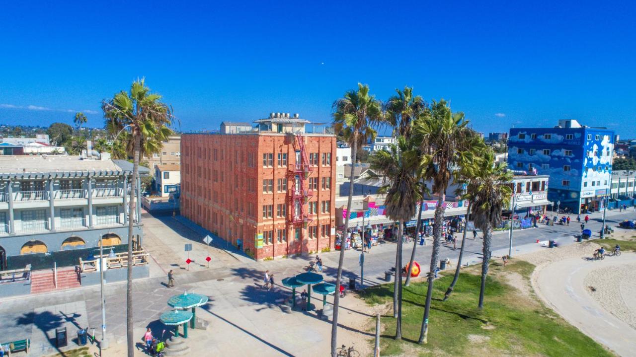 | Venice Breeze Suites