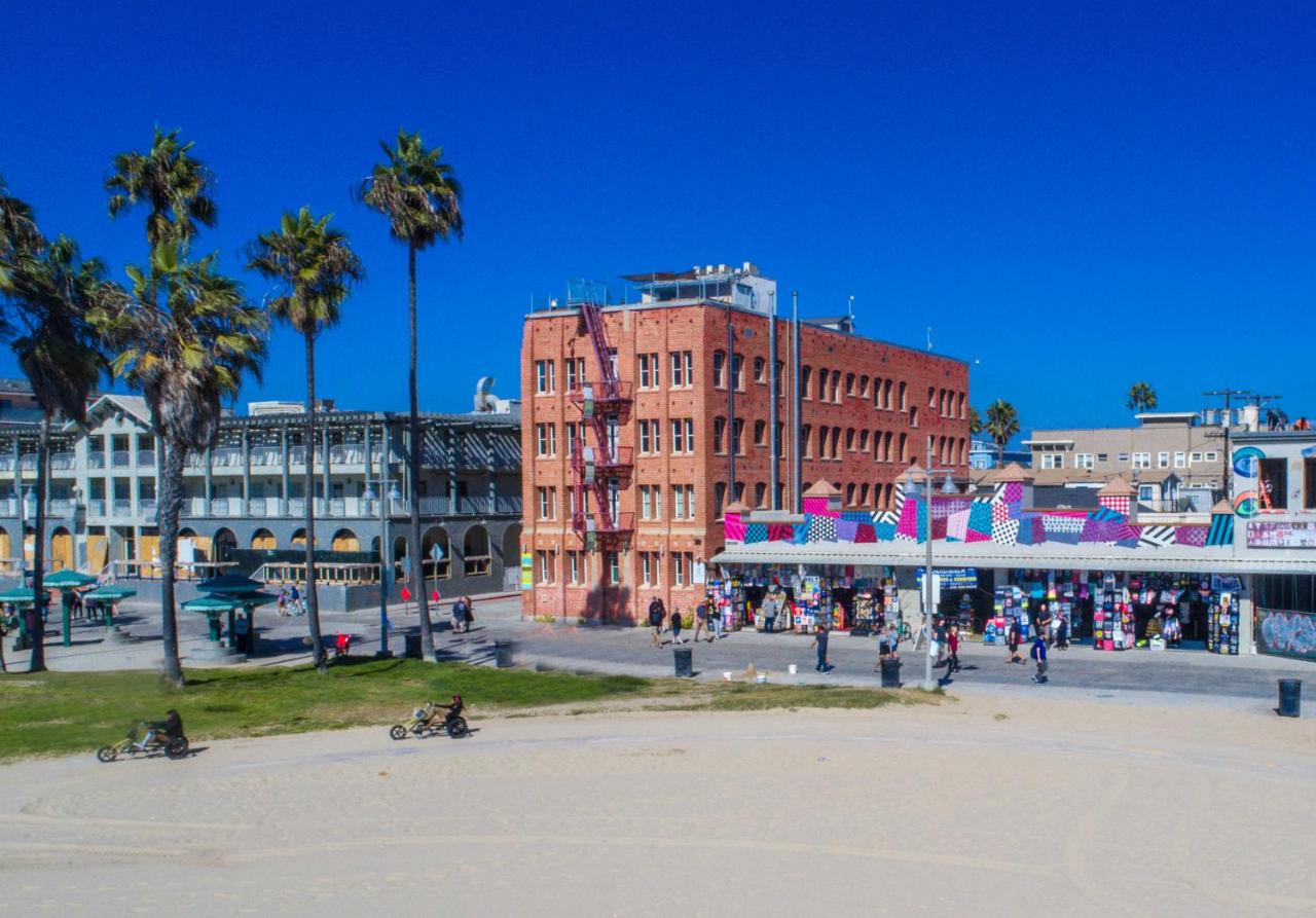 | Venice Breeze Suites