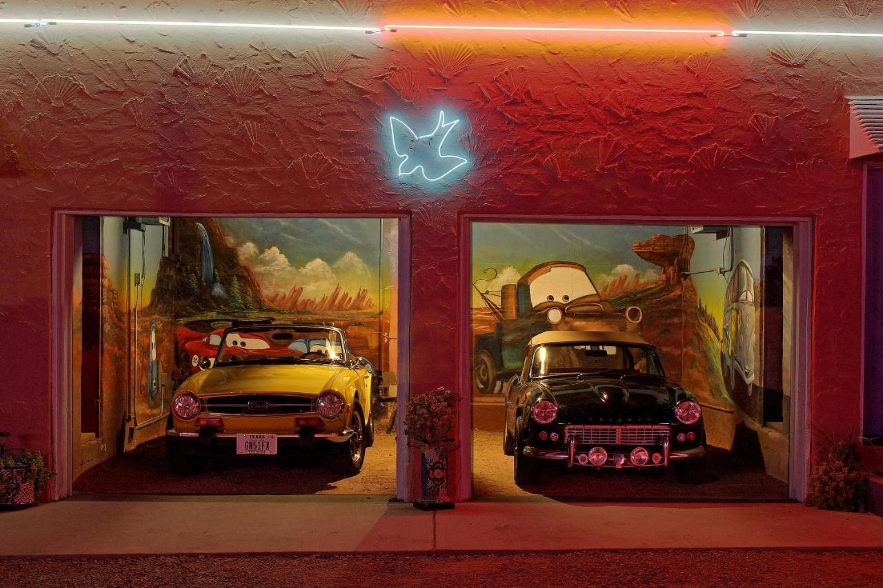  | Blue Swallow Motel