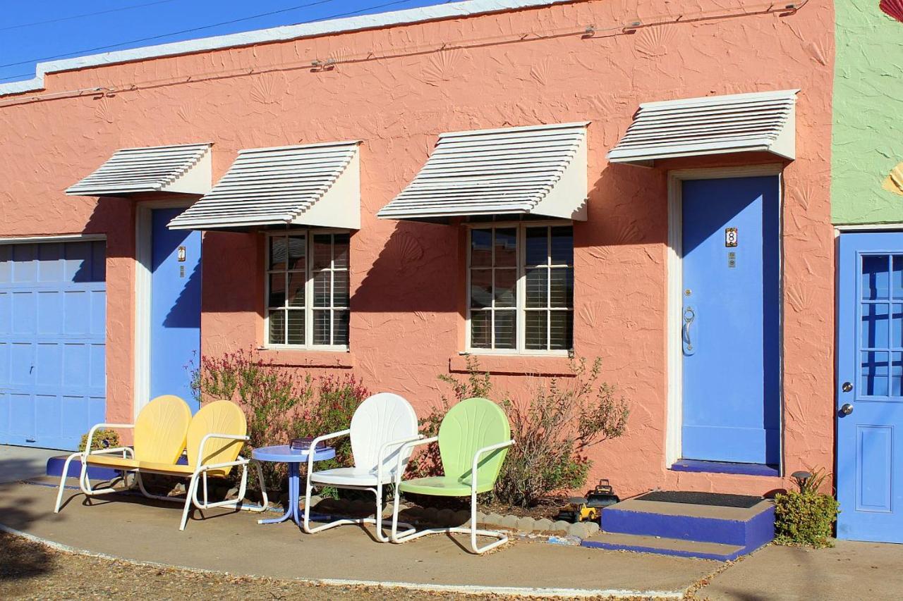  | Blue Swallow Motel